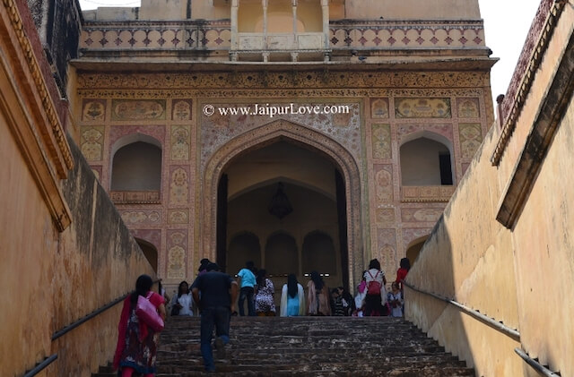 How to reach Amer Fort
