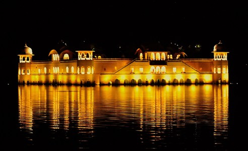 Jal Mahal by night