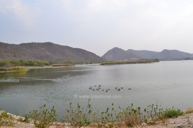Walk way around Man Sagar Lake, Jaipur