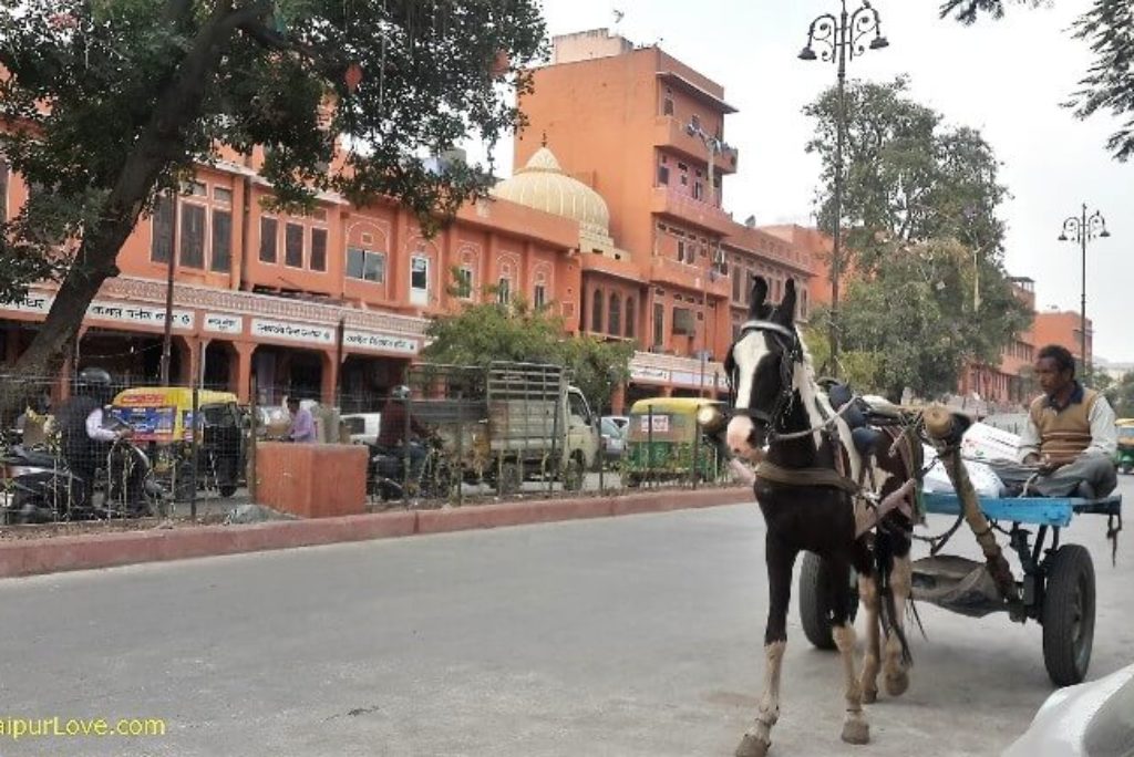Kishanpole Bazar Jaipur: Shop here to Get Best from Pink City
