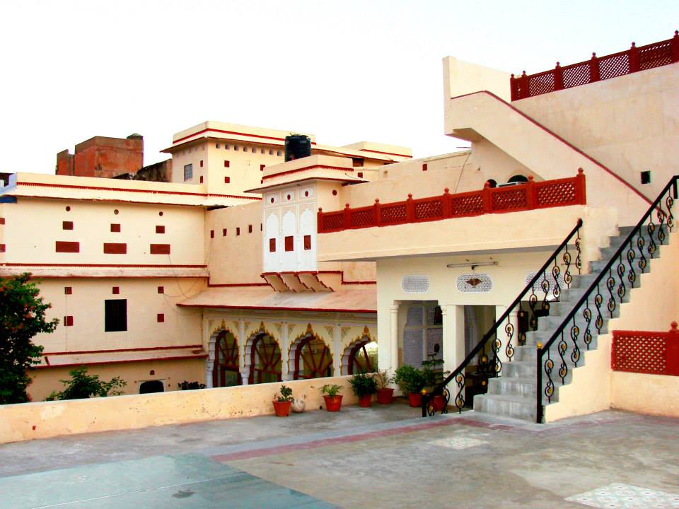 Hotel Karnot Mahal